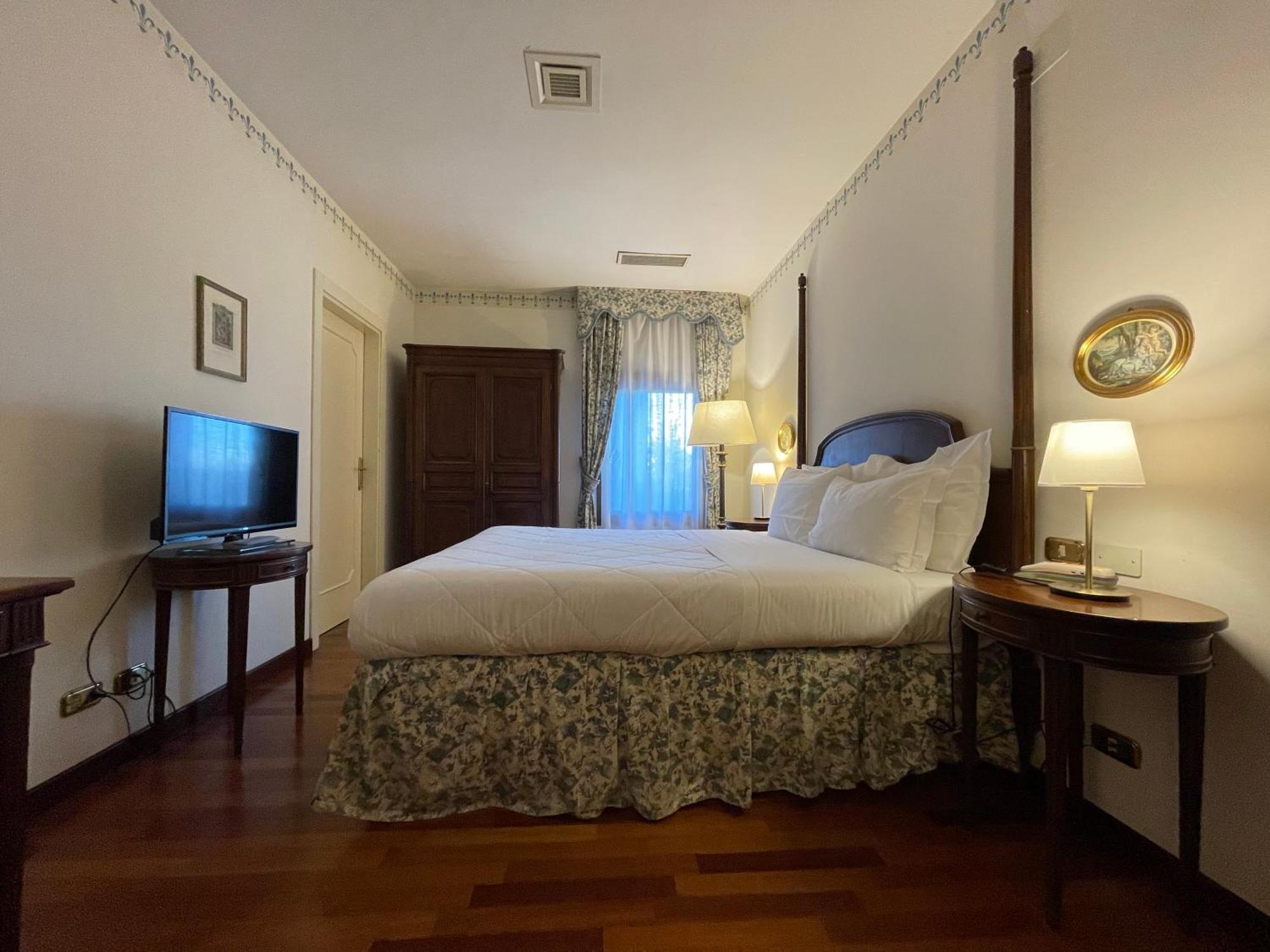 Hotel Villa Luppis Pasiano Di Pordenone Esterno foto