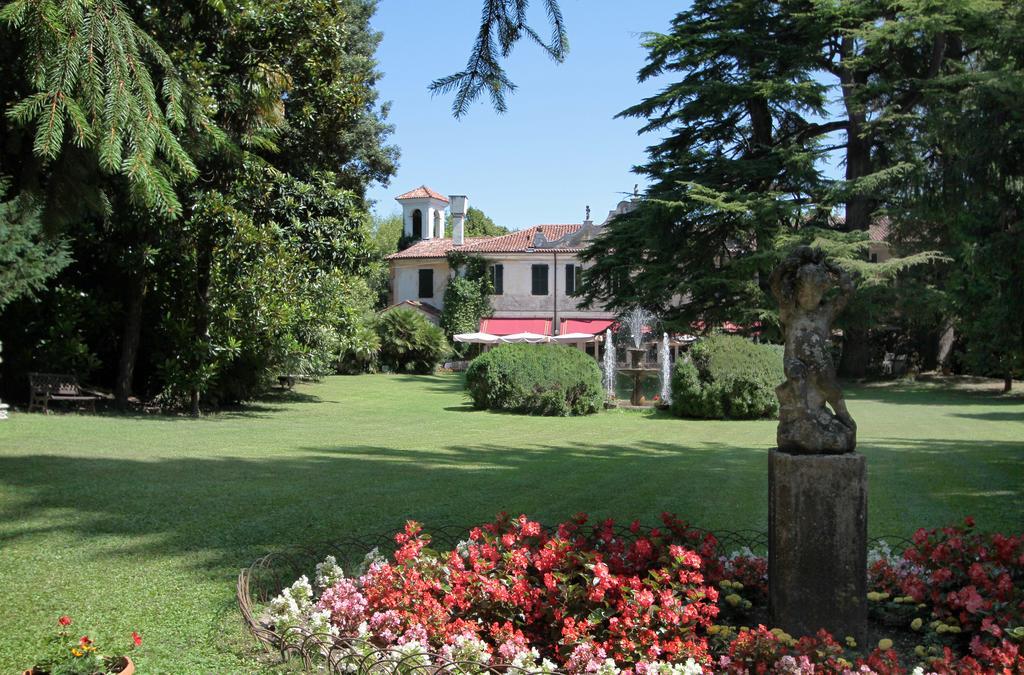 Hotel Villa Luppis Pasiano Di Pordenone Esterno foto